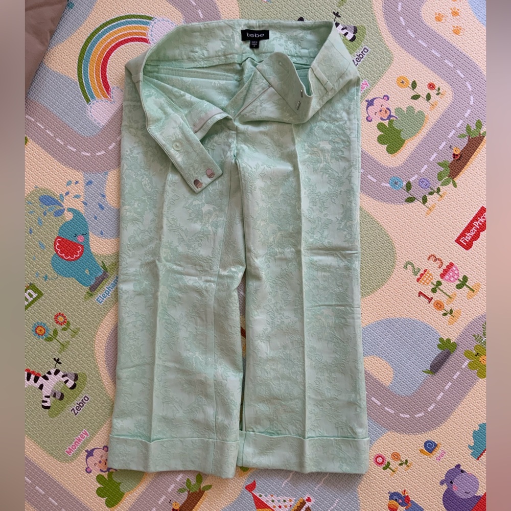 Bebe  Green pants   .NWOT